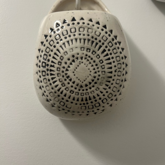 Patterned Ceramic Wall Planter - Picture 1 of 10